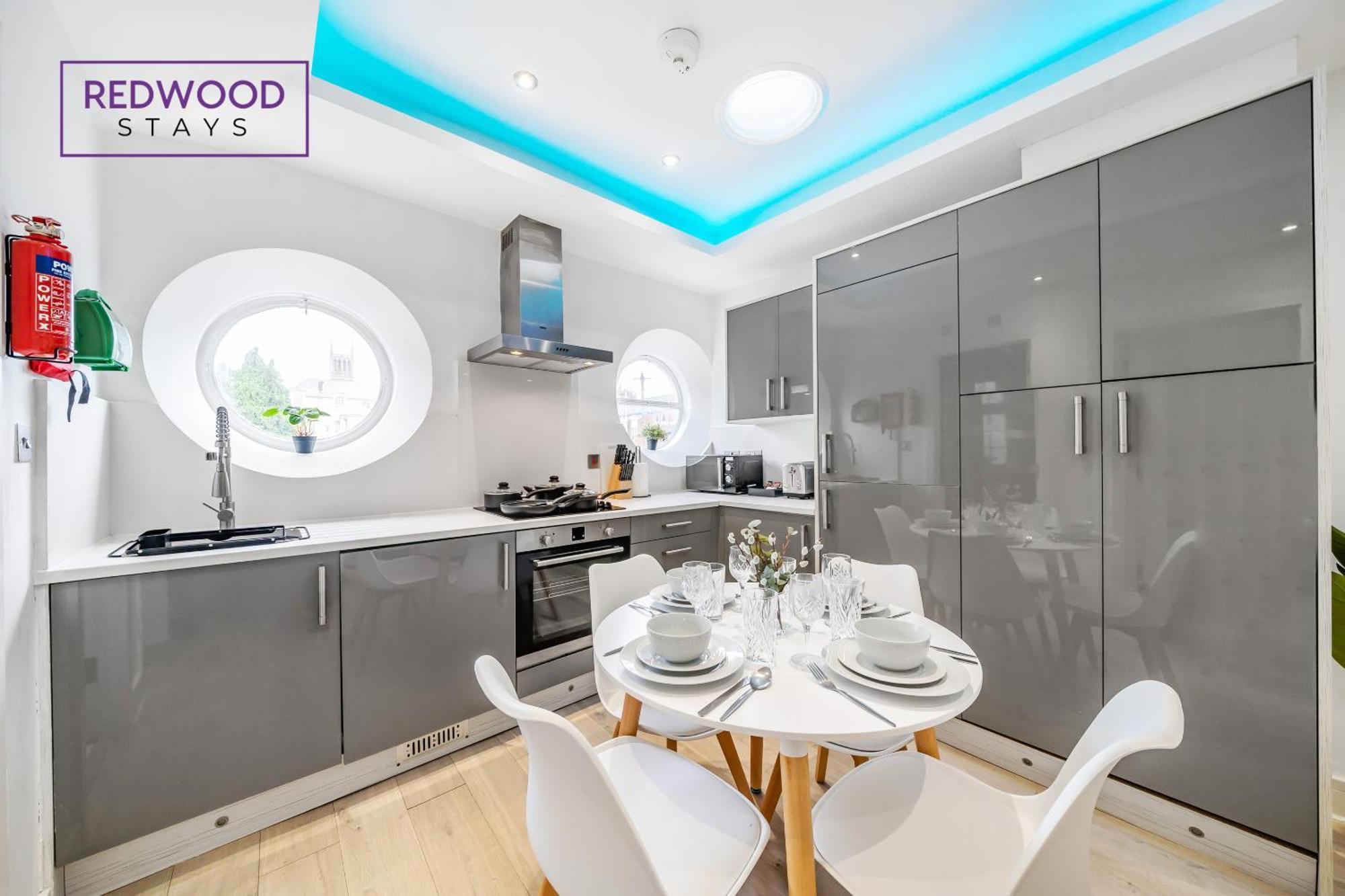 Brand New, 1 Bed 1 Bath, Modern Town Center Apartment, Netflix By Redwood Stays الدرشوت المظهر الخارجي الصورة